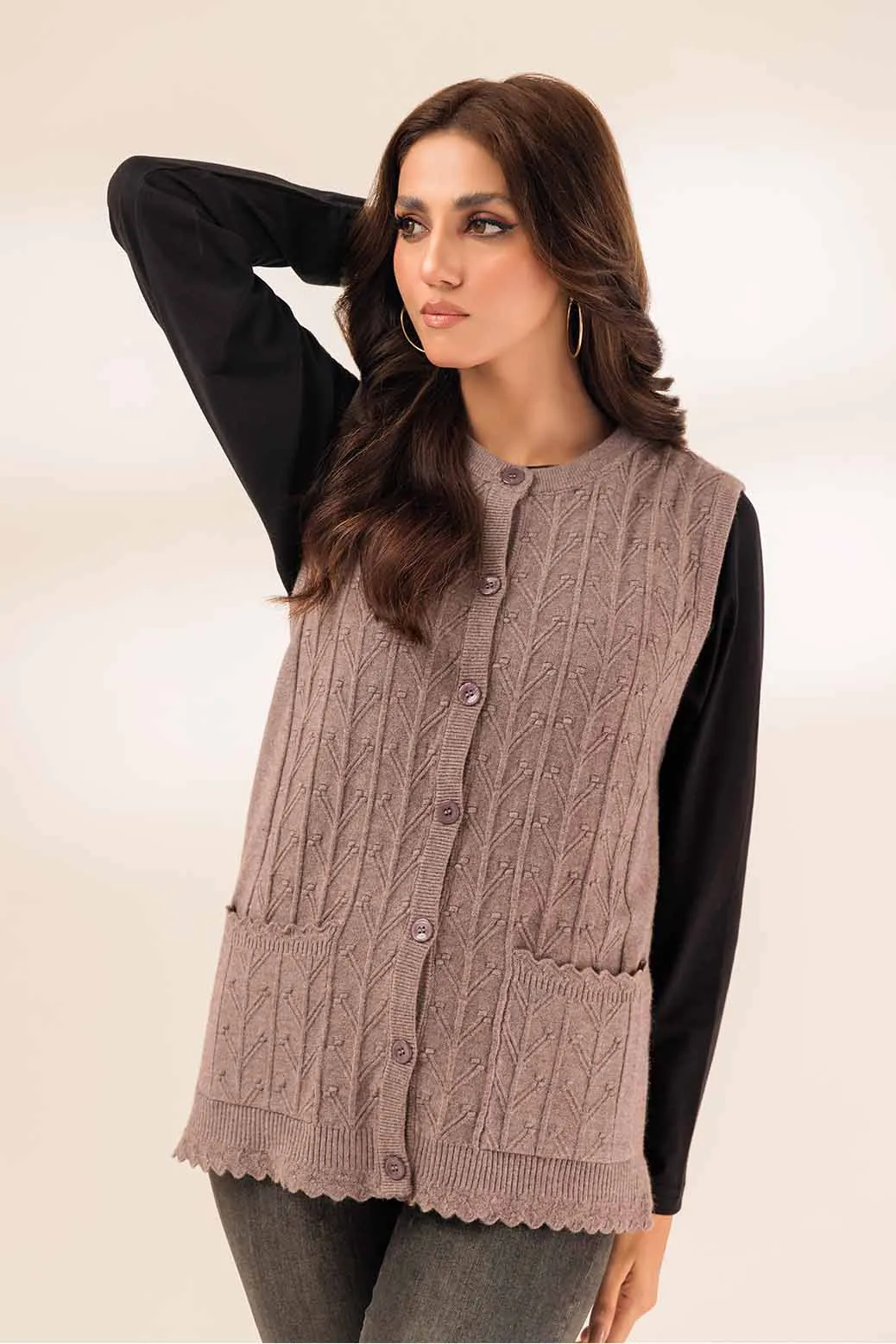 Certainly! Heres an optimized product title:

Cozy Beige Round Neck Sweater Vest for Women (23W-102-65)
