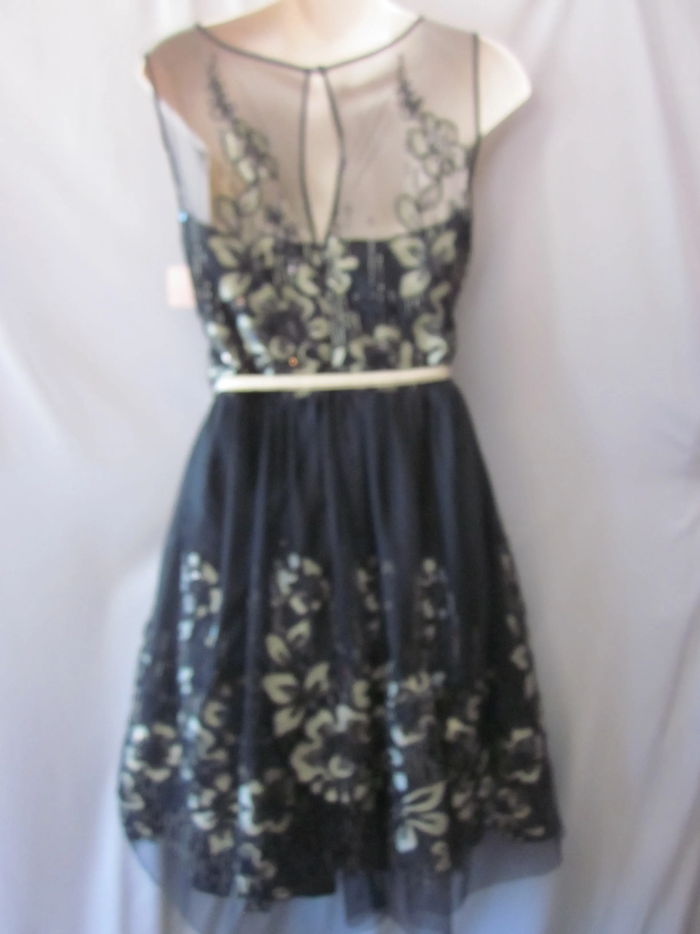 Short Cocktail  Dress Size 8 Style 55245