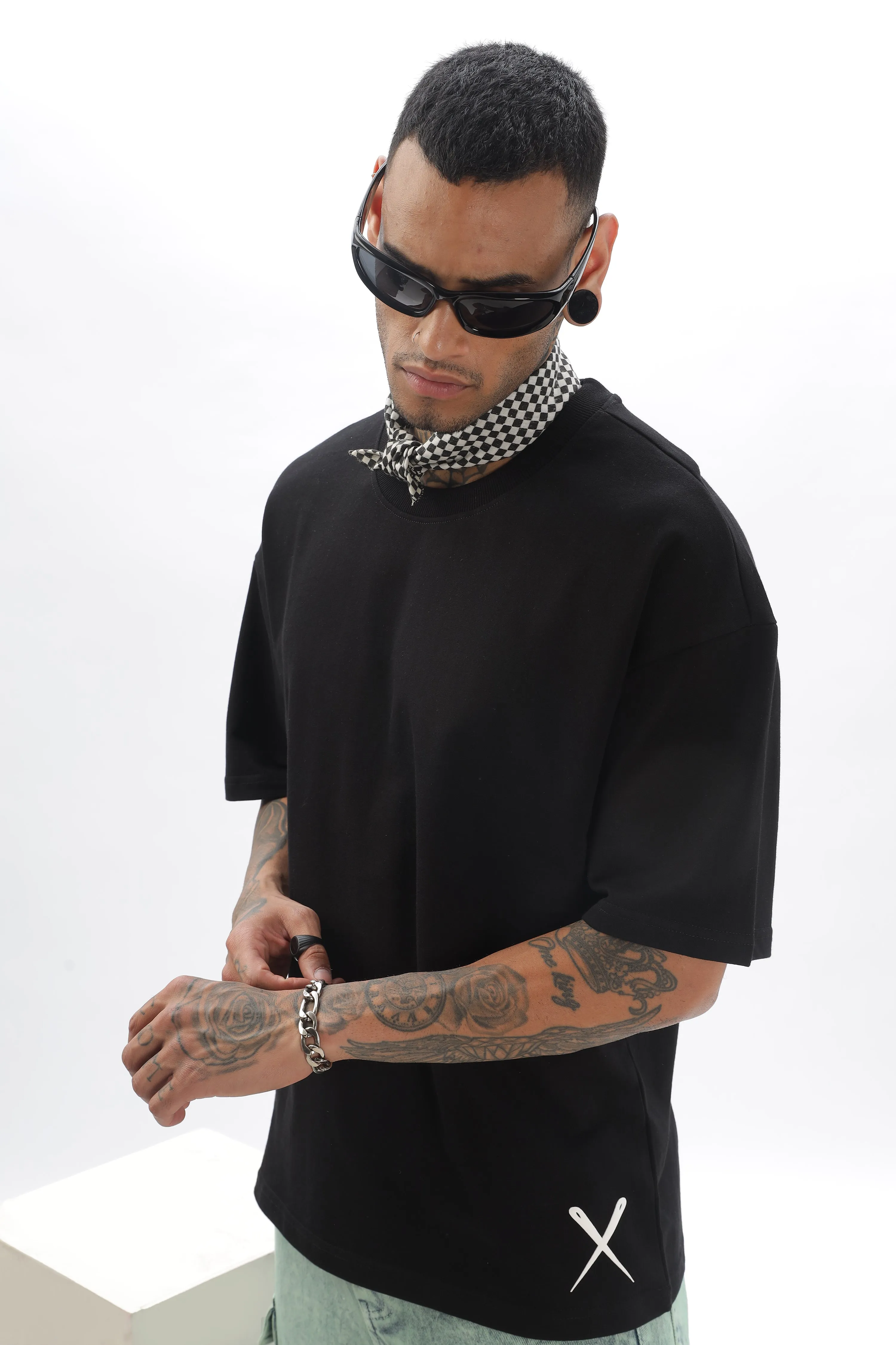 Spineline Black Dropshoulder T-Shirt